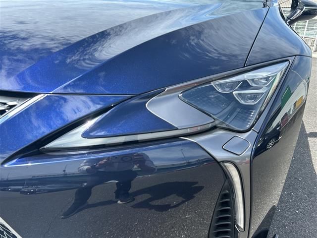 2017 Lexus LC — миниатюра 18