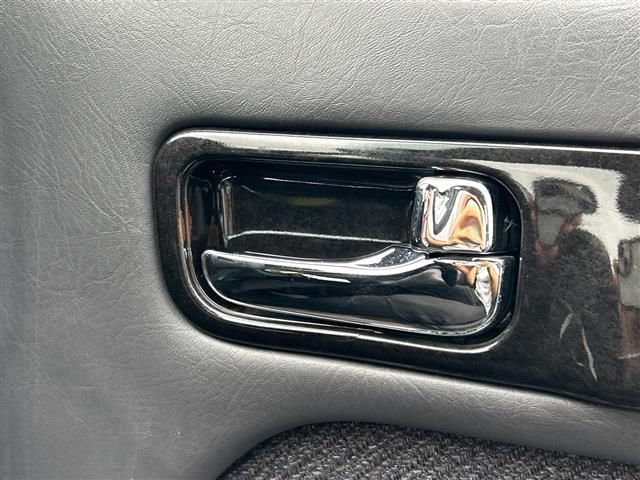 1995 Nissan GLORIA — миниатюра 21