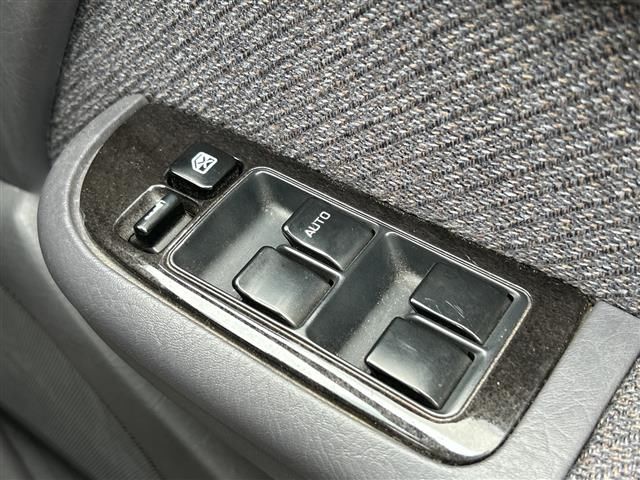 1995 Nissan GLORIA — миниатюра 19