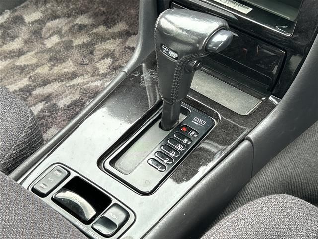 1995 Nissan GLORIA — миниатюра 14