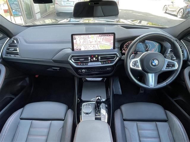2023 BMW X4 photo 3