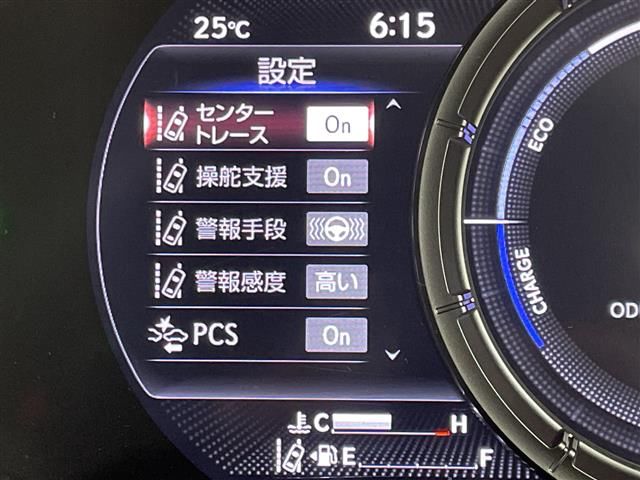 صورة 9 لـ 2018 Lexus UX