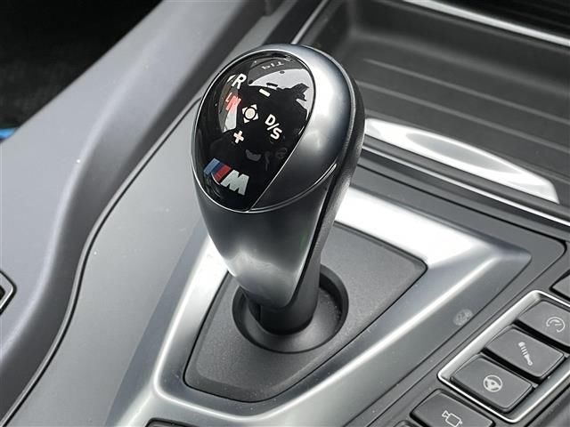 2017 BMW M4 — миниатюра 23