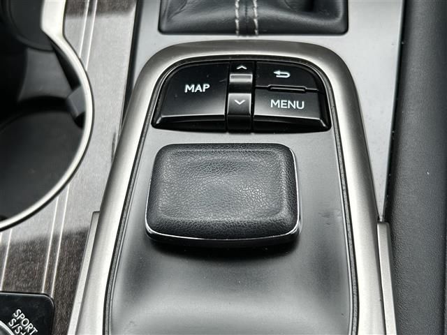 صورة مصغرة 19 لـ 2018 Lexus RX
