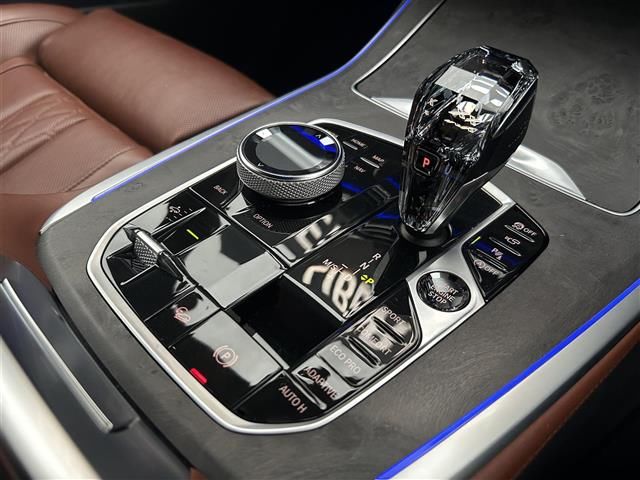 2020 BMW X7 — миниатюра 23