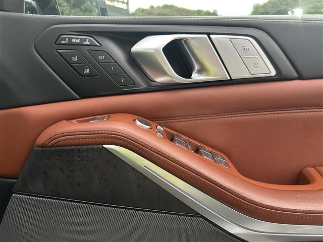 2020 BMW X7 — миниатюра 21