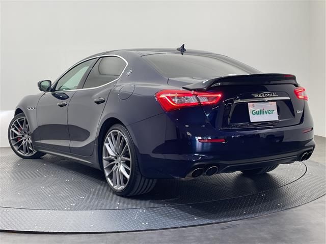 صورة 2 لـ 2017 Maserati GHIBLI