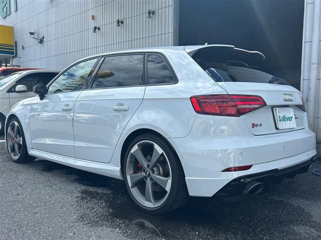 صورة 3 لـ 2018 AUDI RS3