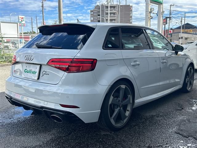 صورة 9 لـ 2018 AUDI RS3