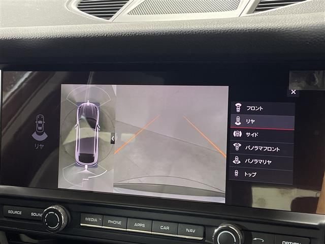 2021 Porsche MACAN photo 6