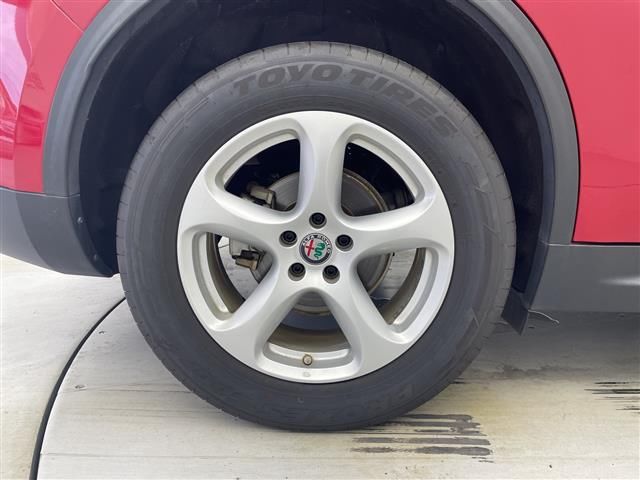 2019 ALFA Romeo STELVIO 缩略图 23