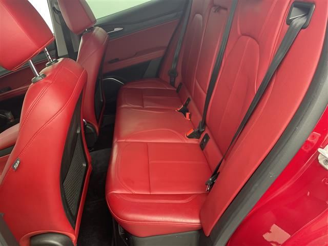 2019 ALFA Romeo STELVIO 缩略图 17