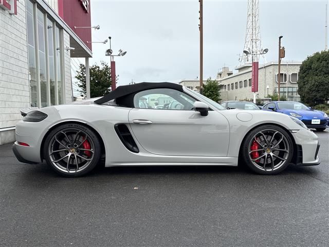 صورة مصغرة 11 لـ 2021 Porsche 718 SPYDER