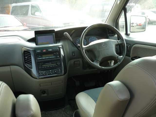 1998 Nissan ELGRAND — фото 3