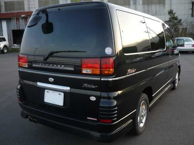 1999 Nissan ELGRAND — фото 2