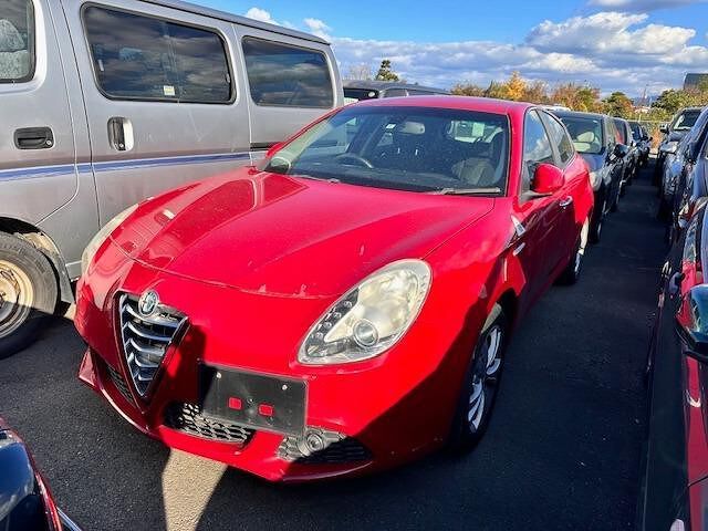 2012 ALFA Romeo GIULIETTA photo 1