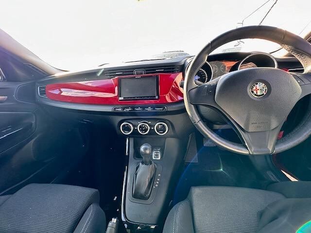 2012 ALFA Romeo GIULIETTA photo 3