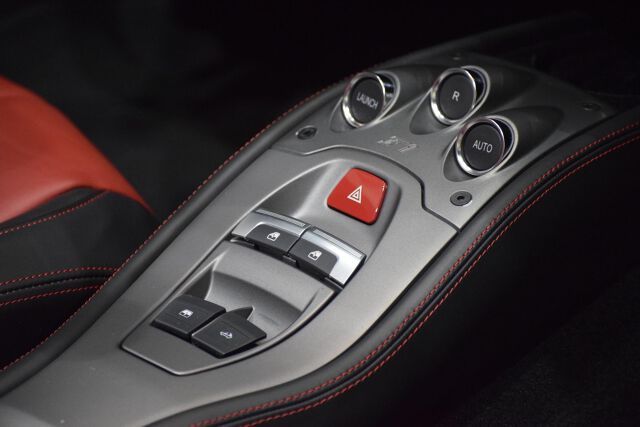 2012 Ferrari 458 SPIDER — фото 6
