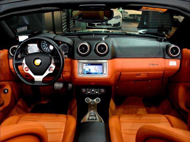 2010 Ferrari CALIFORNIA 缩略图 3