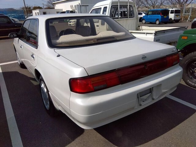 1995 Nissan LAUREL 照片 2