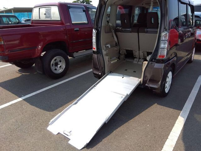 2012 Honda N-BOX+ 照片 8