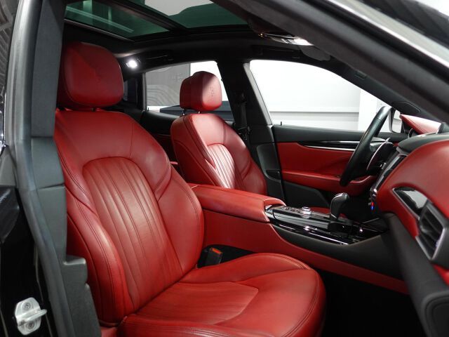 2017 Maserati LEVANTE — миниатюра 4