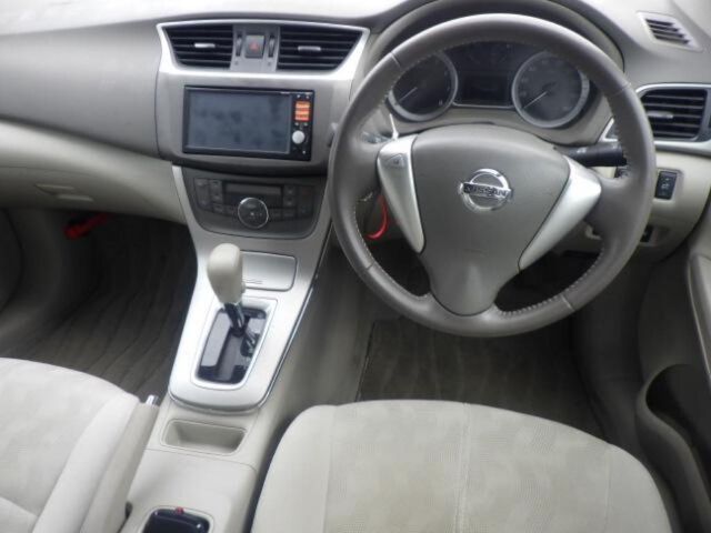 2013 Nissan SYLPHY — фото 3