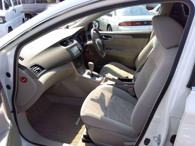 2013 Nissan SYLPHY — фото 4