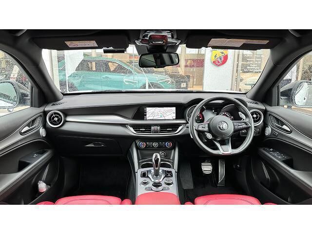 2022 ALFA Romeo STELVIO — миниатюра 3