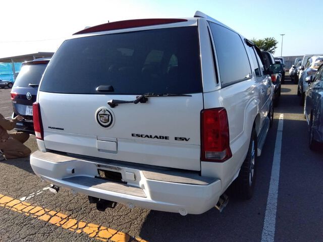 2011 Cadillac ESCALADE 缩略图 2