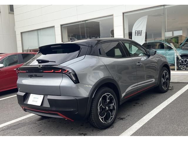 2025 ALFA Romeo JUNIOR 照片 2