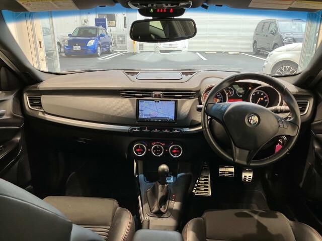 2012 ALFA Romeo GIULIETTA 照片 3