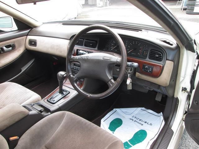 1991 Nissan LAUREL 照片 3