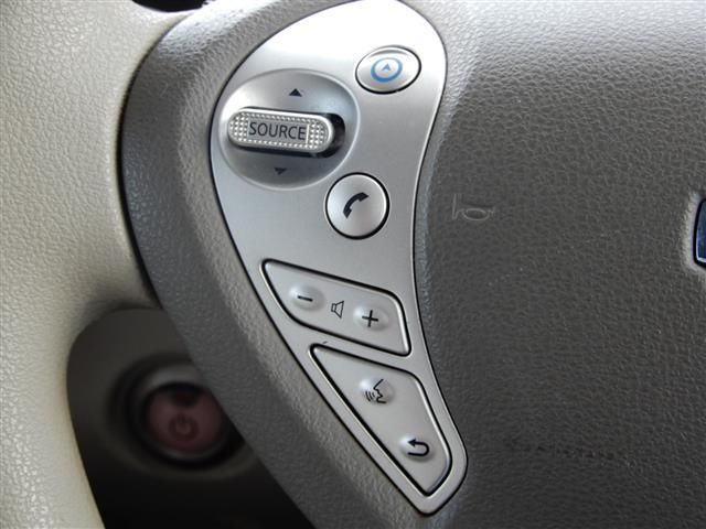 2012 Nissan LEAF — миниатюра 16