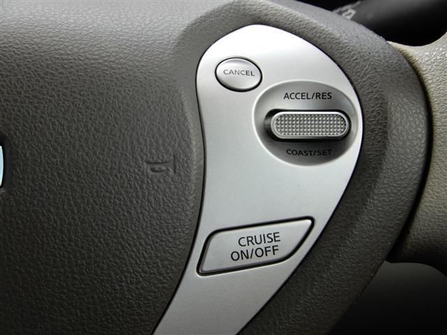 2012 Nissan LEAF — миниатюра 15