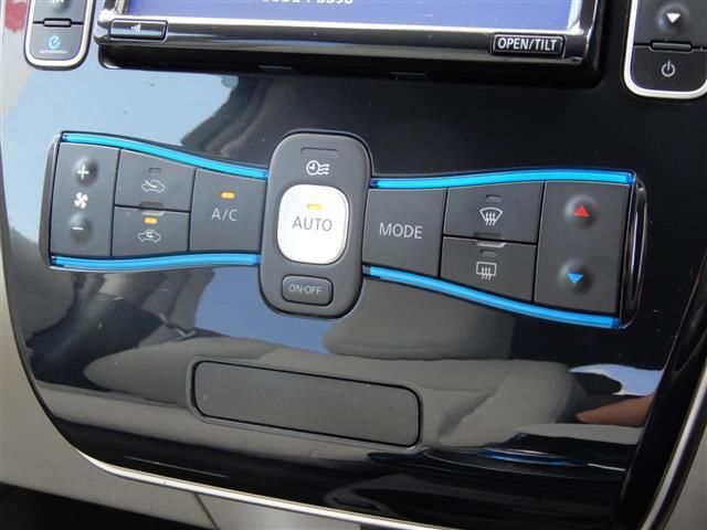 2012 Nissan LEAF — миниатюра 12