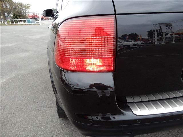 2005 Porsche CAYENNE — миниатюра 17