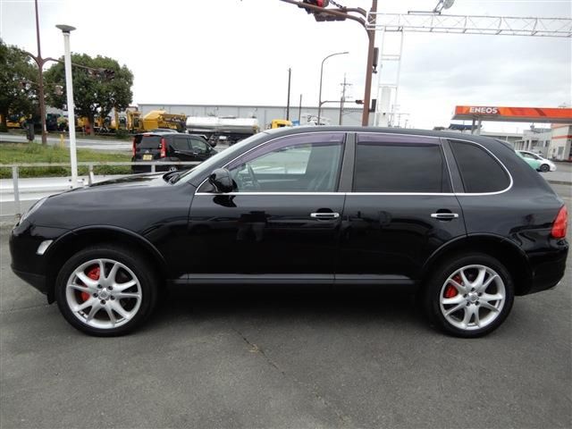 2005 Porsche CAYENNE — миниатюра 3