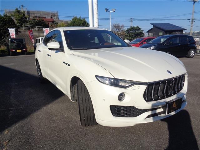 صورة 8 لـ 2016 Maserati LEVANTE