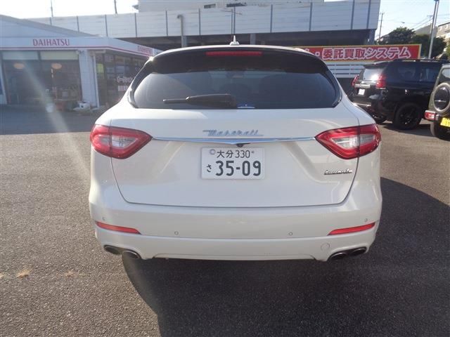 صورة 2 لـ 2016 Maserati LEVANTE