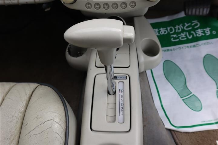 1991 Nissan FIGARO — миниатюра 17