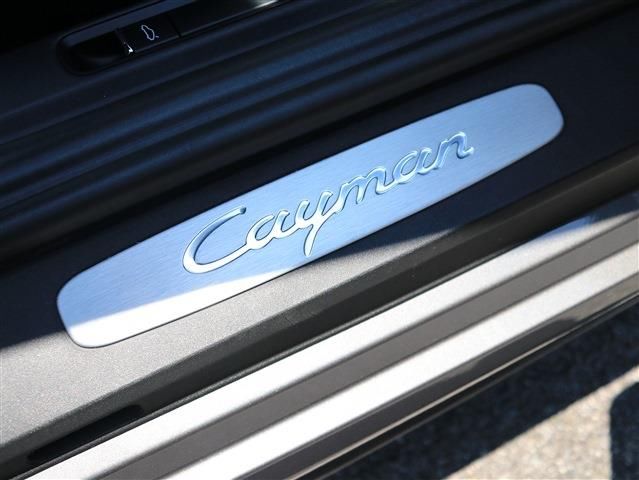 صورة مصغرة 17 لـ 2021 Porsche 718 CAYMAN