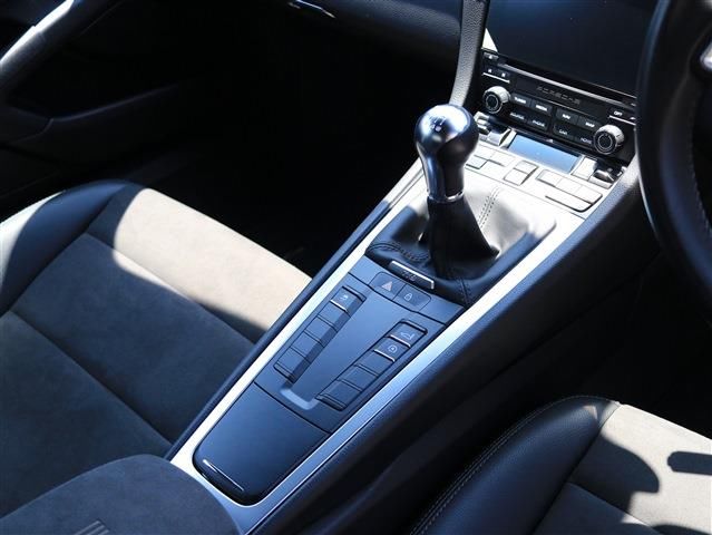 صورة مصغرة 24 لـ 2021 Porsche 718 CAYMAN