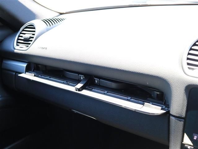 صورة مصغرة 26 لـ 2021 Porsche 718 CAYMAN