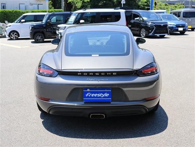 صورة مصغرة 6 لـ 2021 Porsche 718 CAYMAN