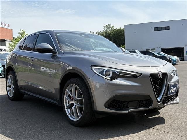 صورة 3 لـ 2018 ALFA Romeo STELVIO