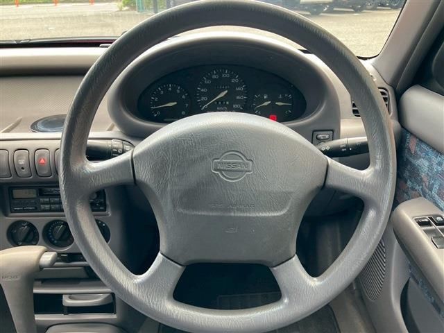 1996 Nissan MARCH 照片 10