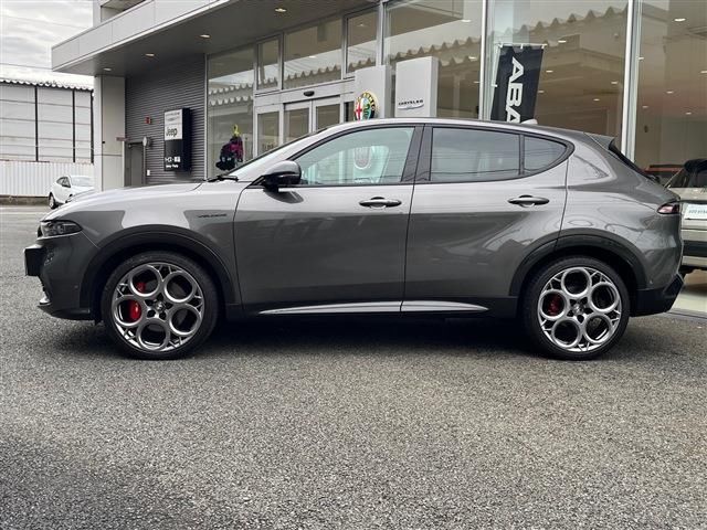 صورة 8 لـ 2023 ALFA Romeo TONALE