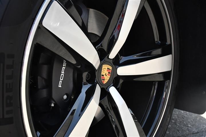 2025 Porsche MACAN — миниатюра 9