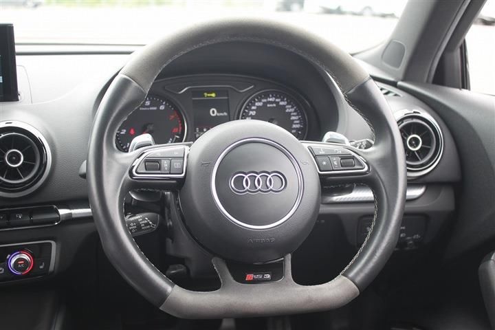 صورة مصغرة 17 لـ 2015 AUDI RS3 SPORTBACK